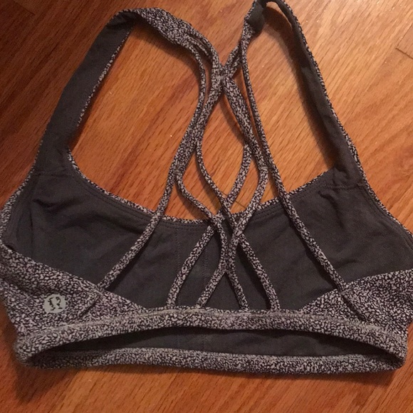 Free to be wild Lululemon sports bra - Picture 2 of 4